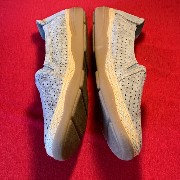 Clarks Collection 7.5 Women's Perforated Blue Gray Loafers - Picture 3 of 5